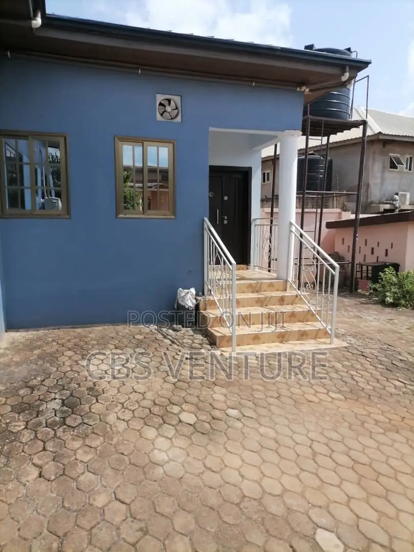 1bdrm Room & Parlour in Tantra Hills for rent