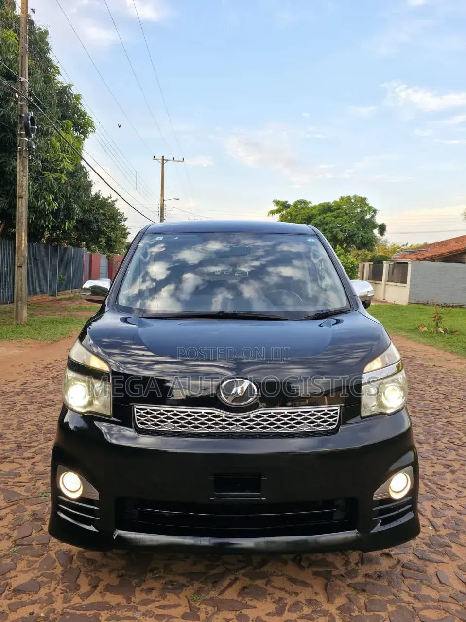 Toyota Voxy X 2WD 8-Seater 2013 Matt Black