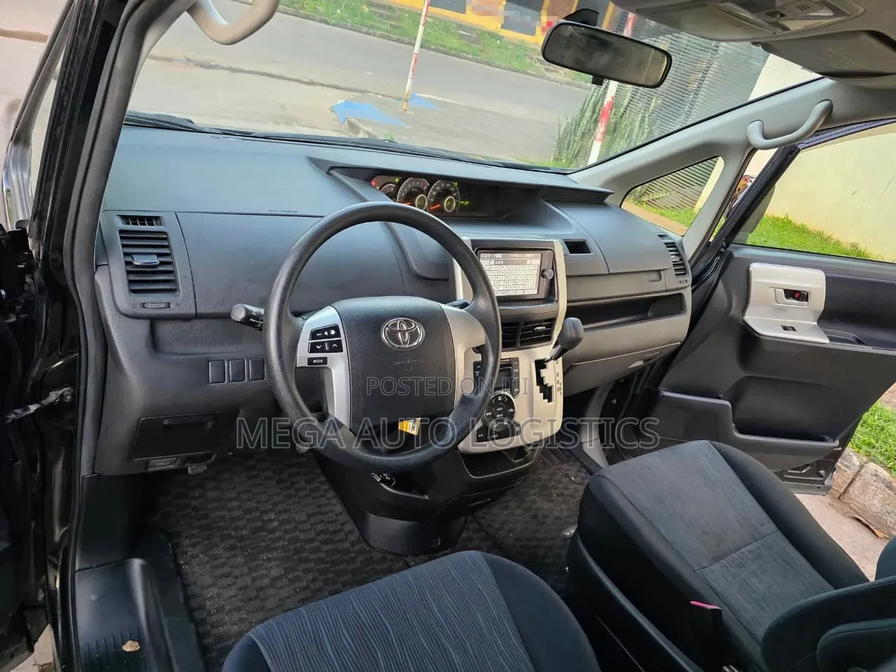 Toyota Voxy X 2WD 8-Seater 2013 Matt Black