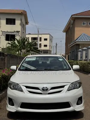 Toyota Corolla S 4dr Sedan (1.8L 4cyl 4A) 2013 White
