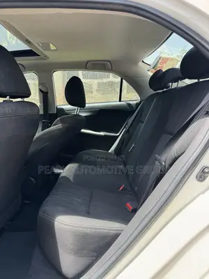 Toyota Corolla S 4dr Sedan (1.8L 4cyl 4A) 2013 White