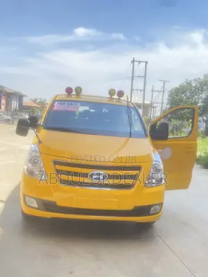 Hyundai Grandeur 2017 Yellow