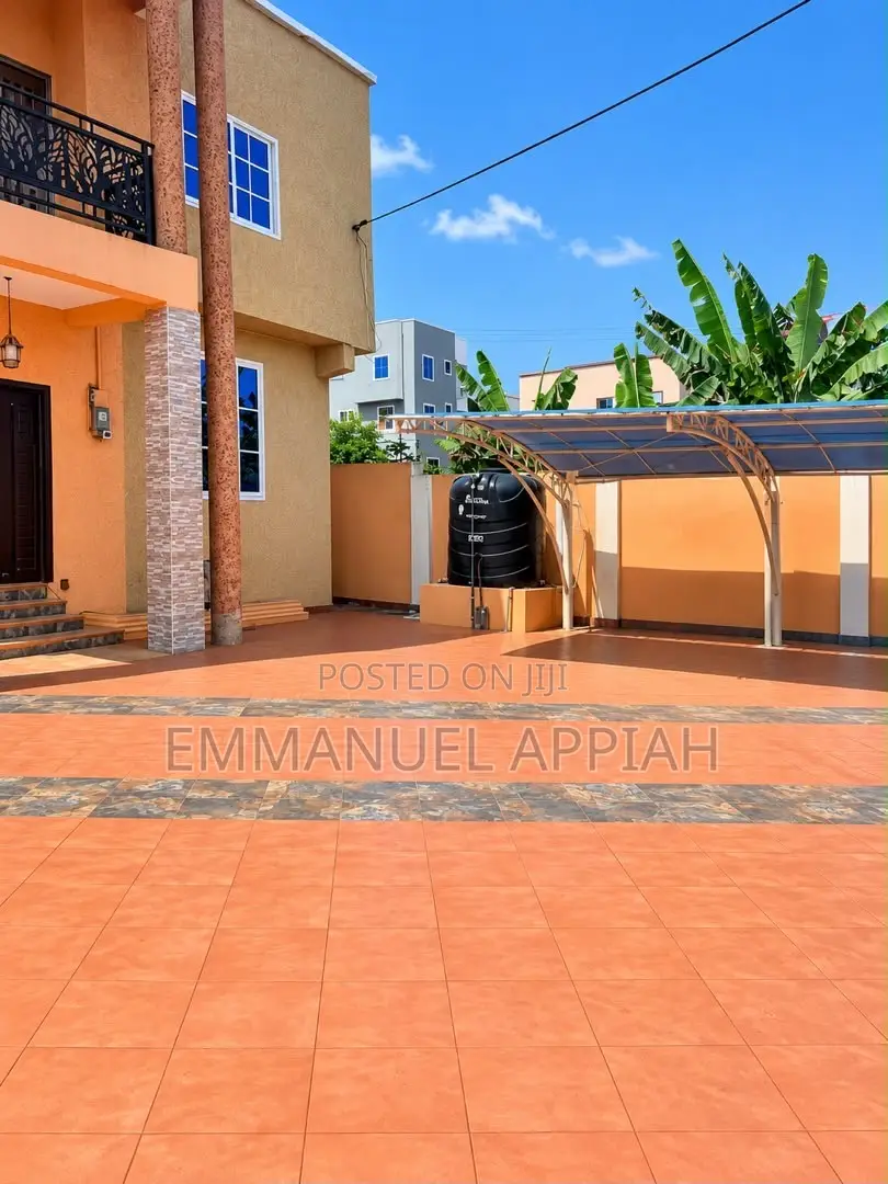 4bdrm House in Kwabenya, Accra Metropolitan for sale