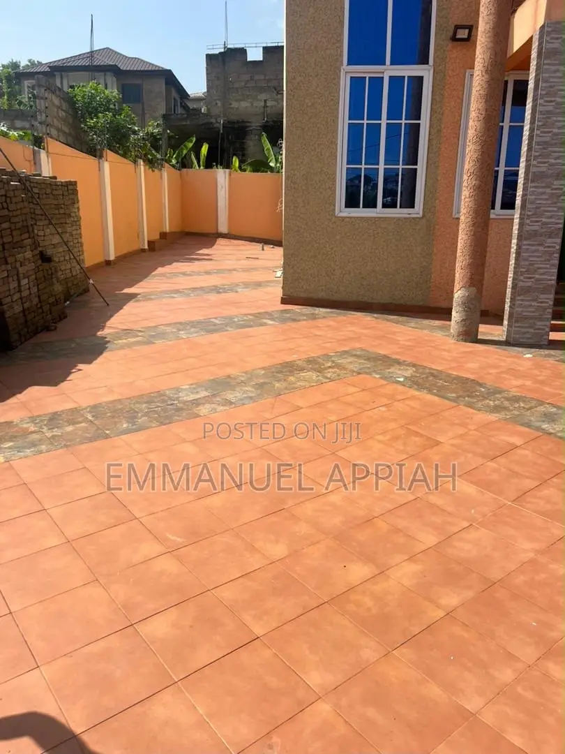 4bdrm House in Kwabenya, Accra Metropolitan for sale