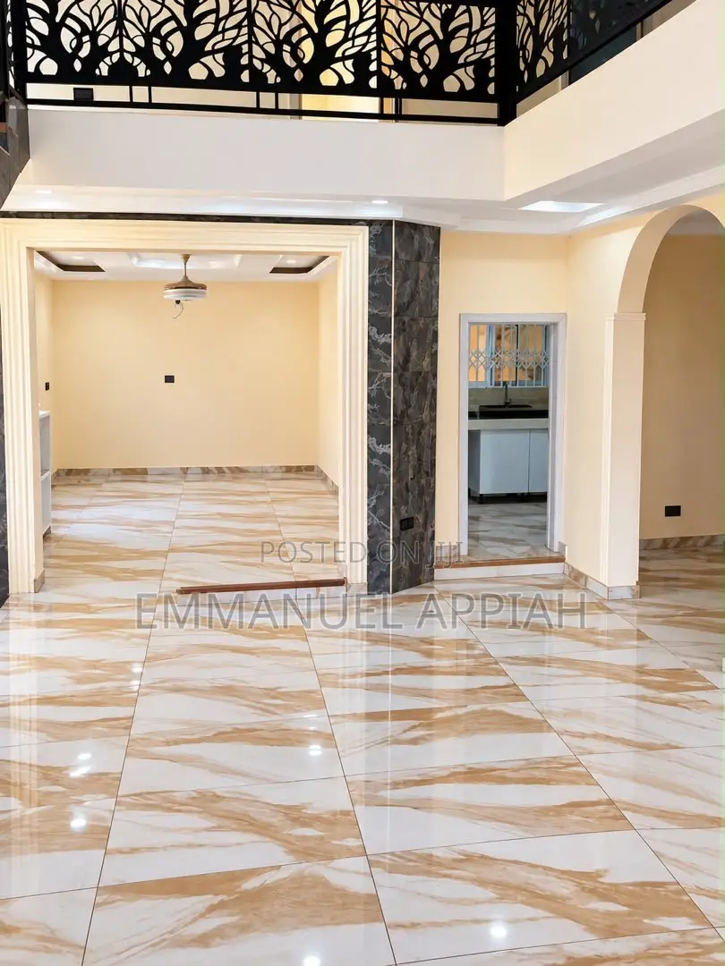 4bdrm House in Kwabenya, Accra Metropolitan for sale
