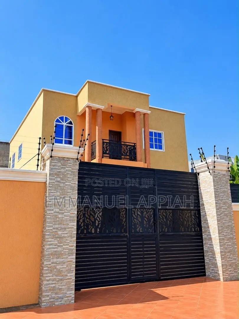 4bdrm House in Kwabenya, Accra Metropolitan for sale