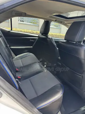 Toyota Corolla XLE (1.8L 4cyl 2A) 2018 White