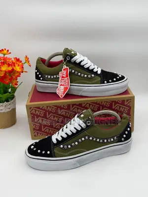 Sneakers Shop