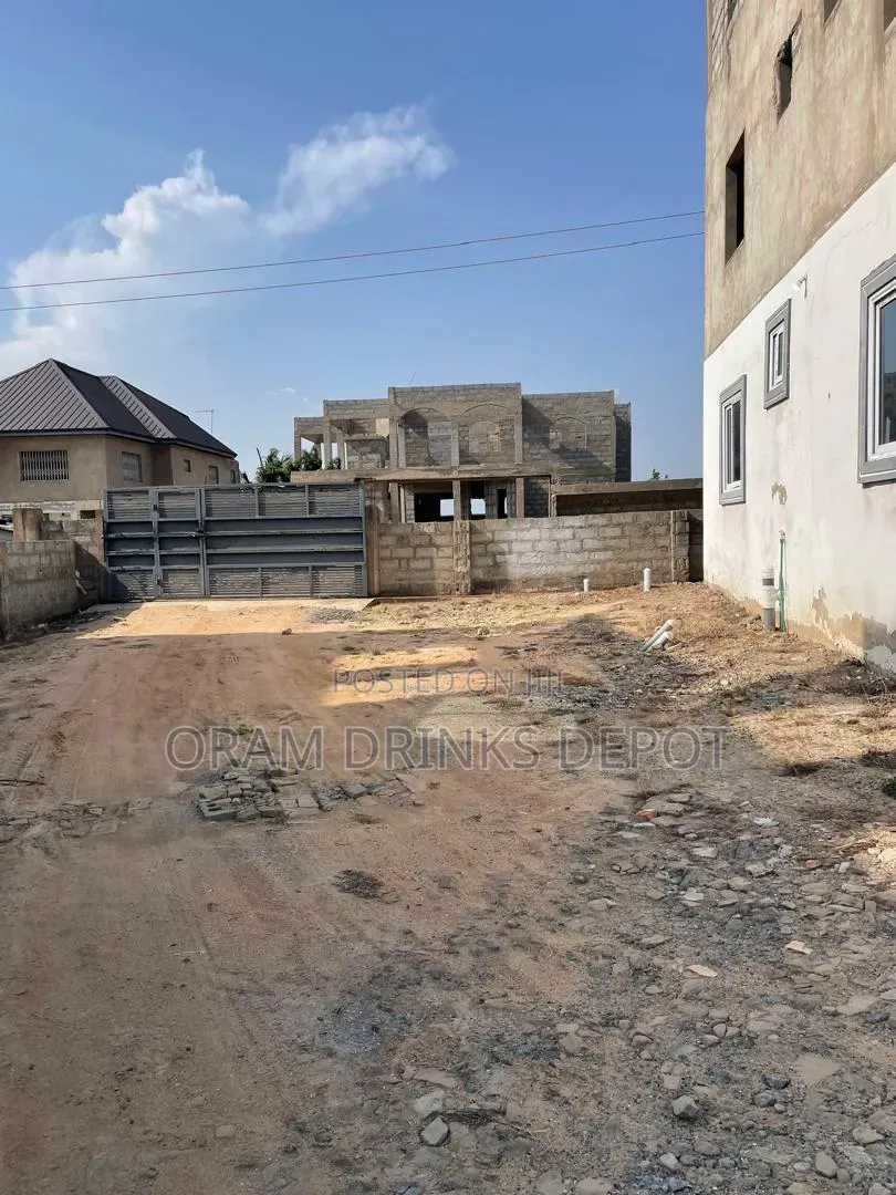 3bdrm Apartment in Oram Apartments, Ningo-Prampram for sale
