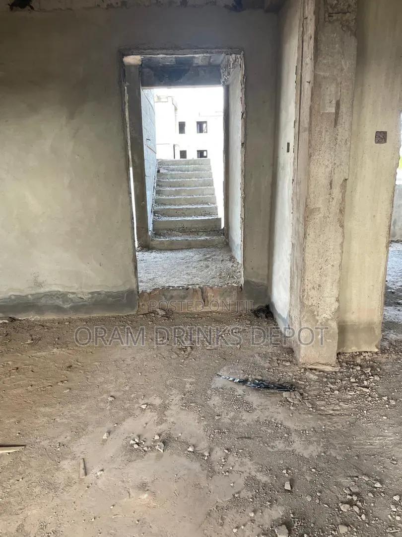 3bdrm Apartment in Oram Apartments, Ningo-Prampram for sale