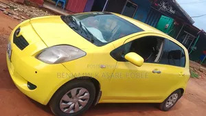 Toyota Vitz 2010 Yellow