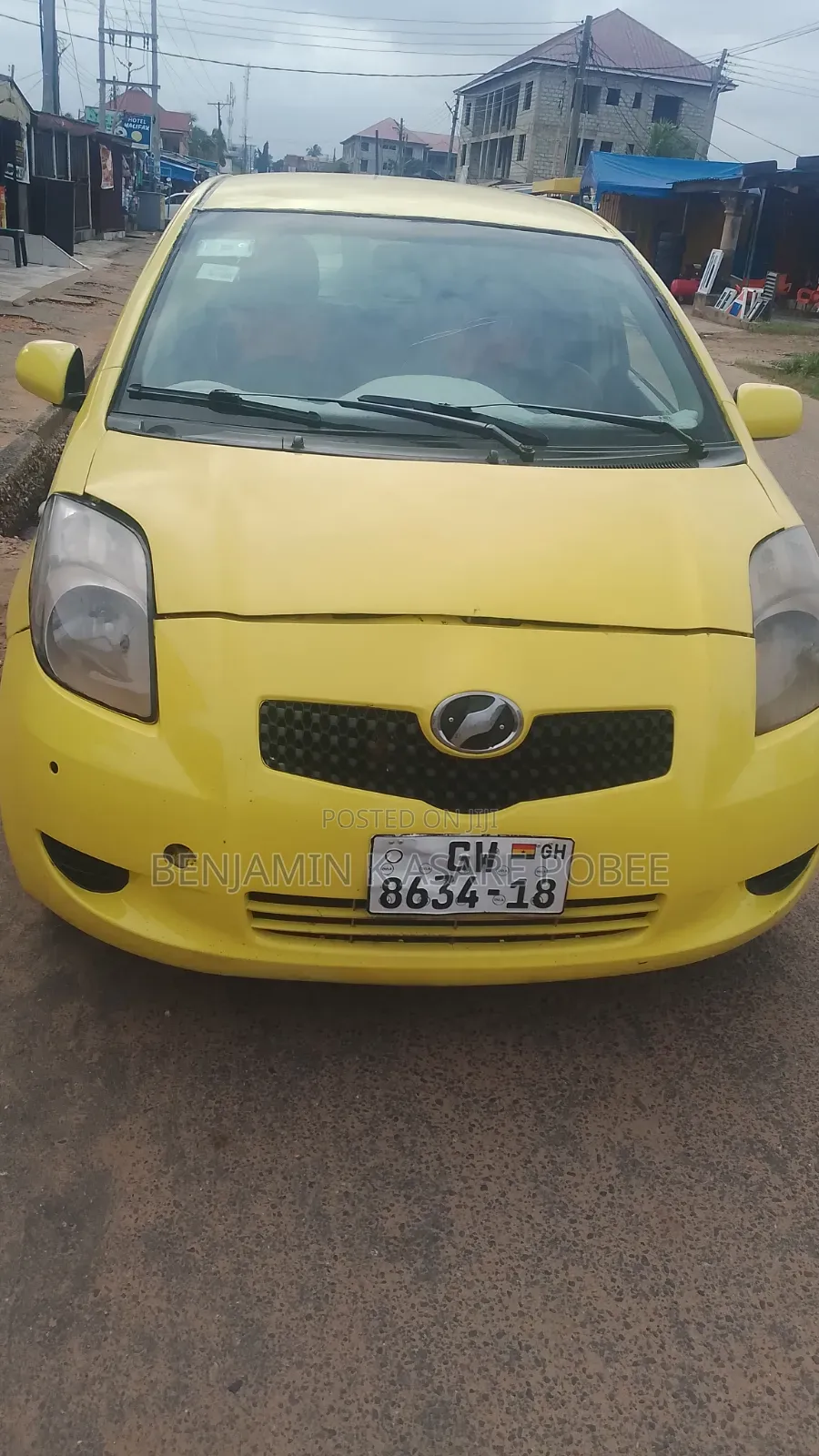 Toyota Vitz 2010 Yellow