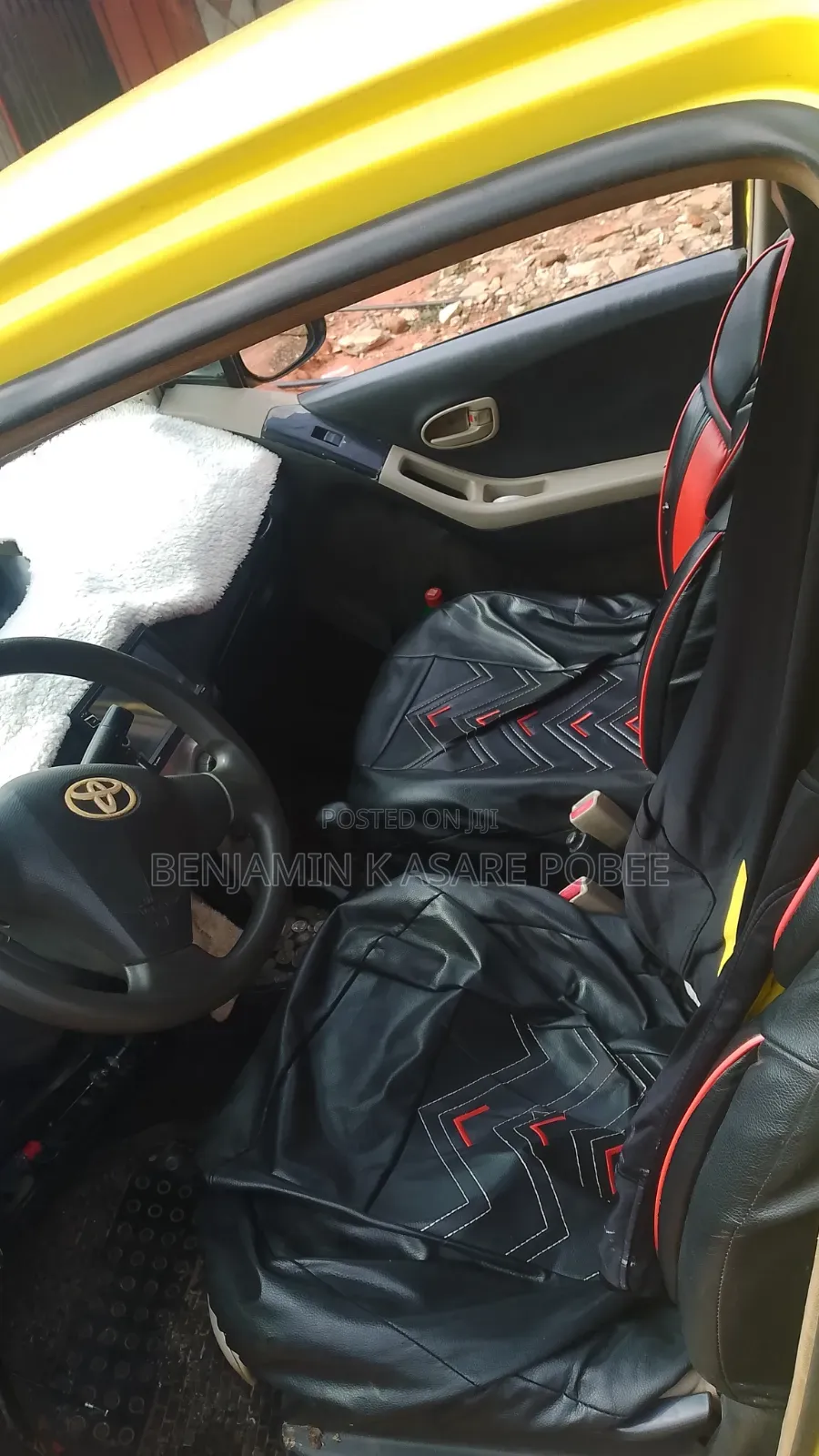 Toyota Vitz 2010 Yellow