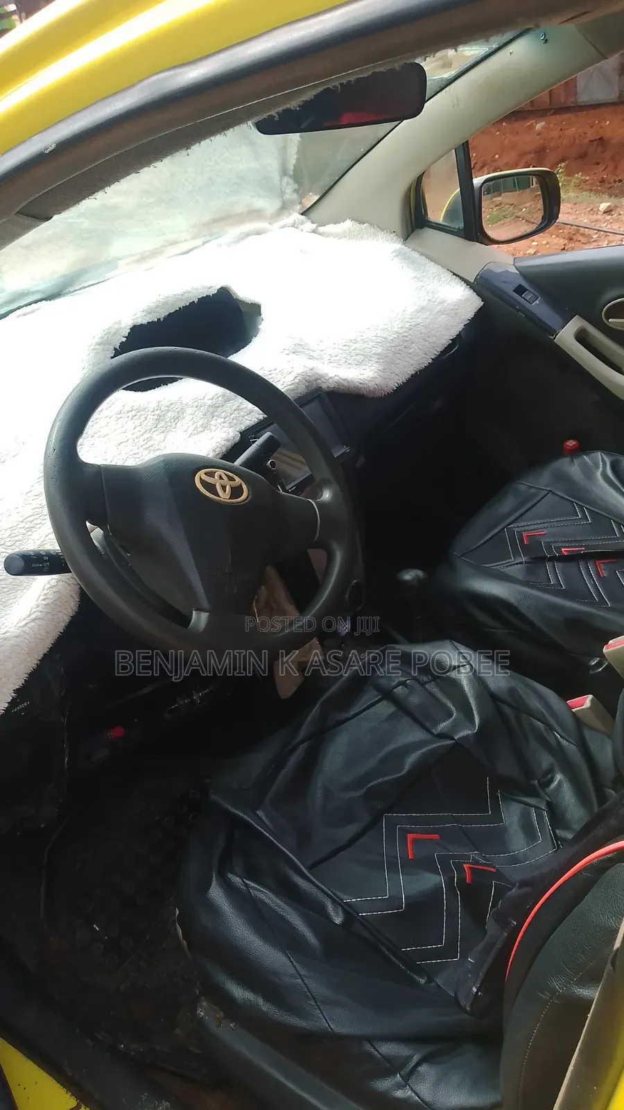Toyota Vitz 2010 Yellow