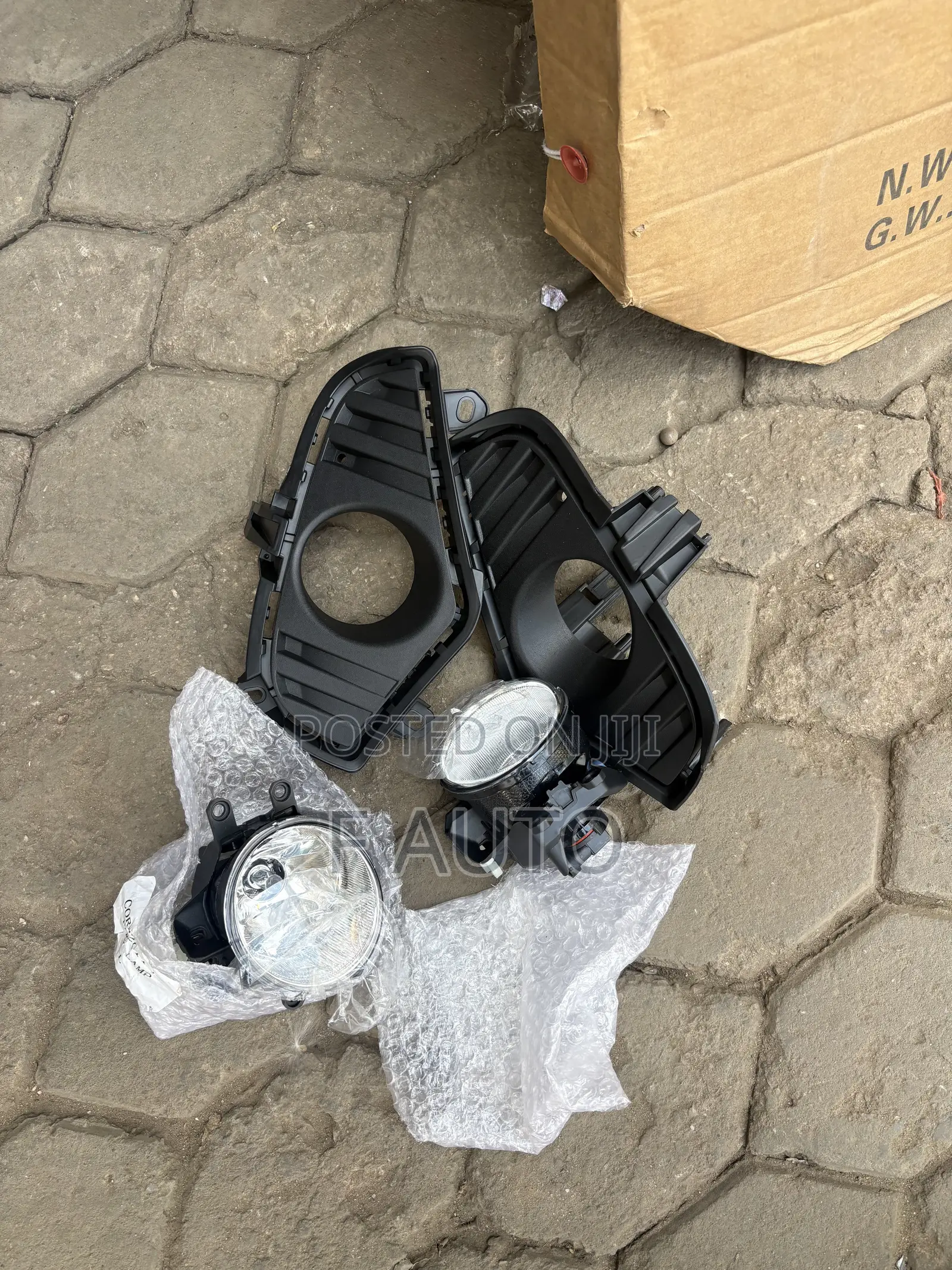 Toyota RAV4 2019,2020,2021,2022,2023,2024 Foglight and Cover (Set)