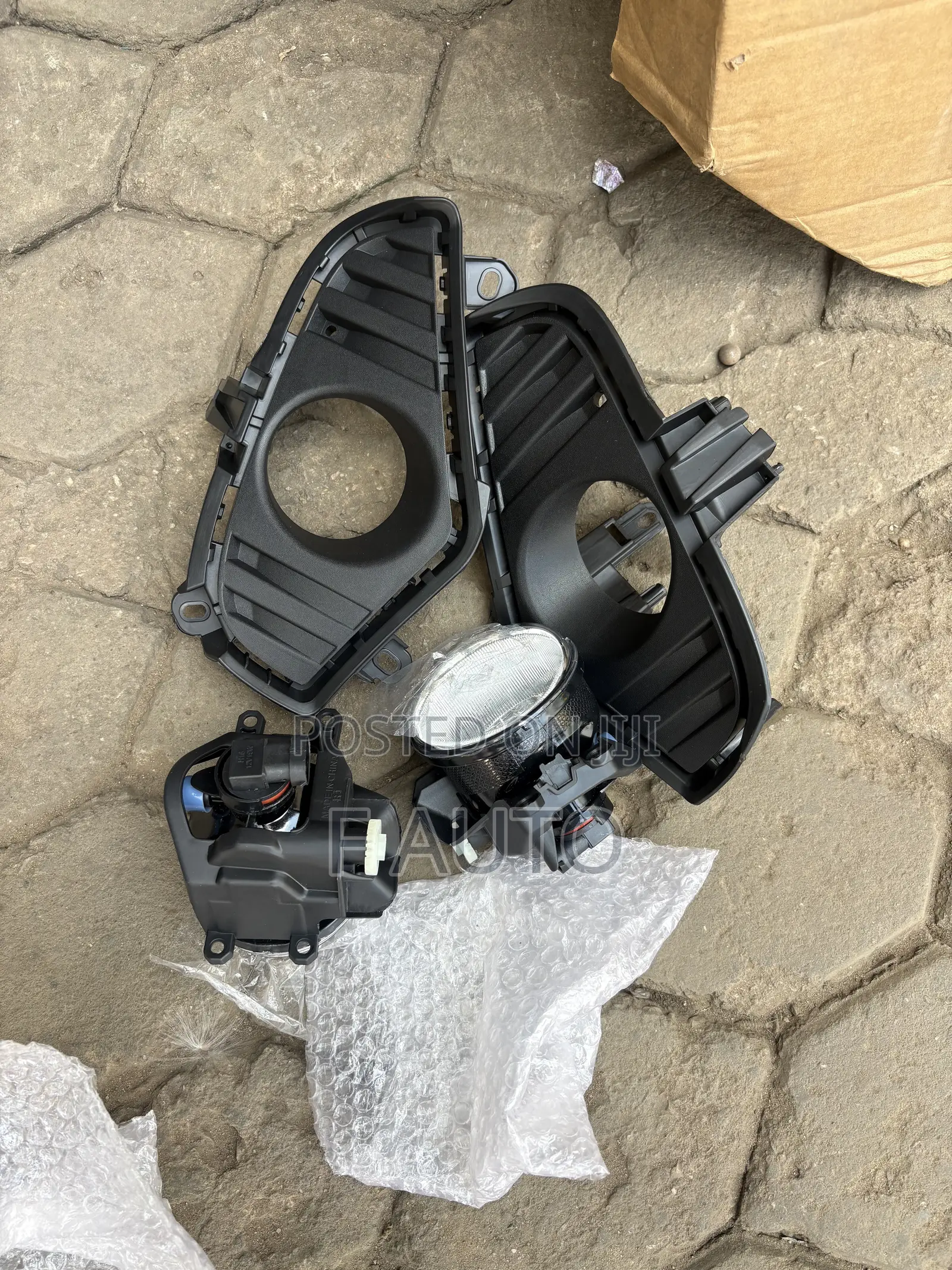 Toyota RAV4 2019,2020,2021,2022,2023,2024 Foglight and Cover (Set)