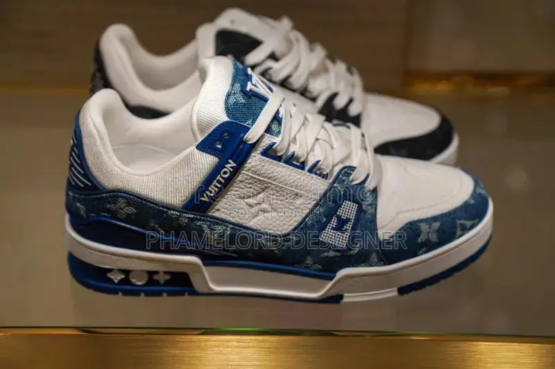 Sneakers Shop