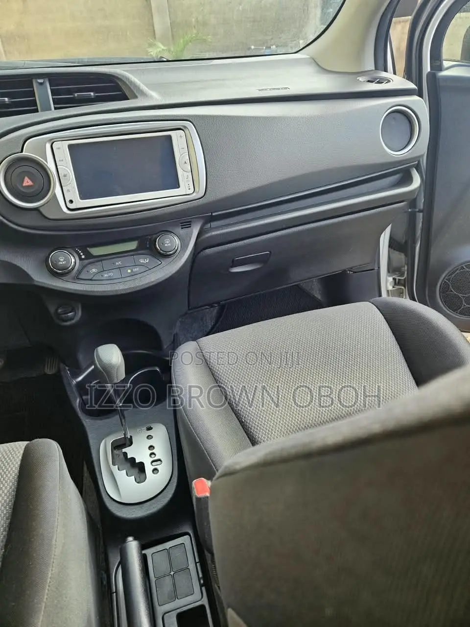 Toyota Vitz 1.3 FWD 3dr 2013 Silver