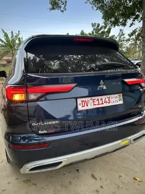 Mitsubishi Outlander 2023 Blue