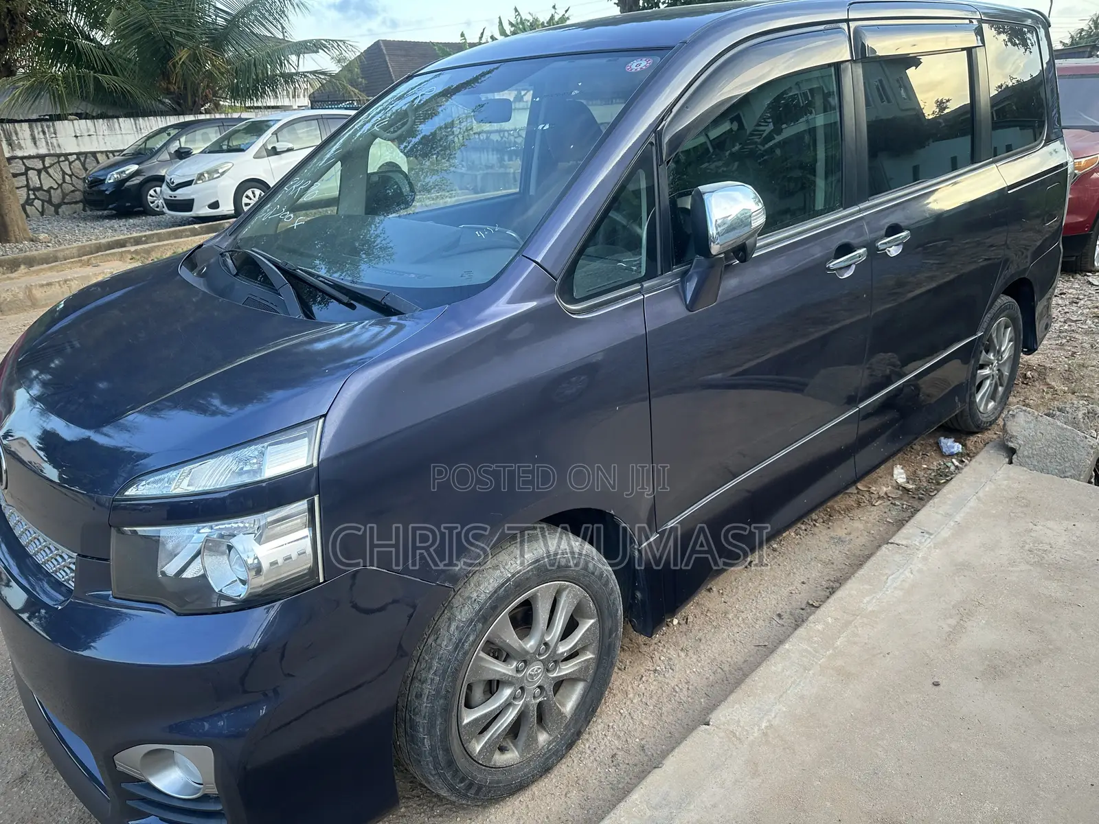 Toyota Voxy 2013 Blue