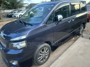 Toyota Voxy 2013 Blue