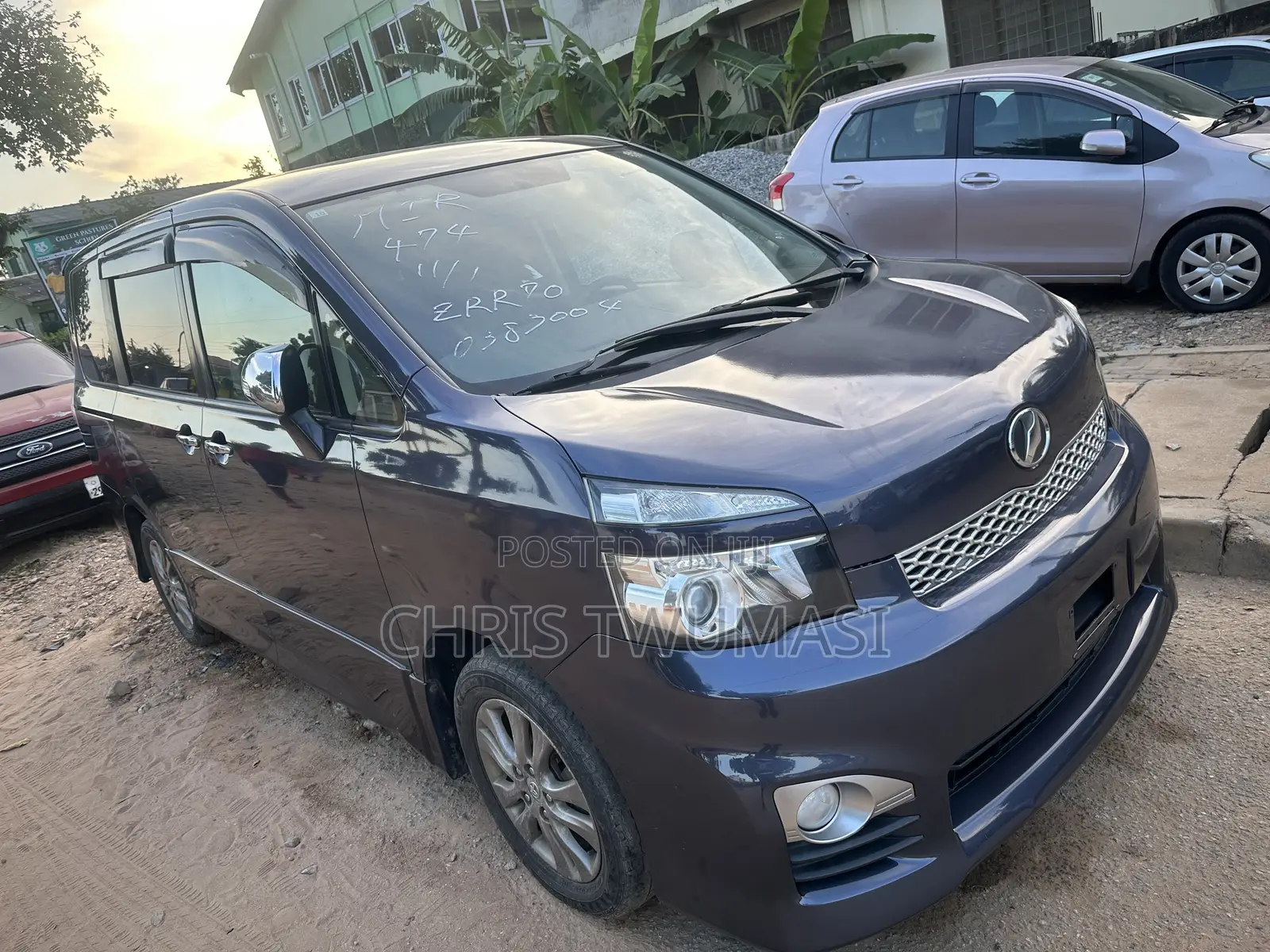 Toyota Voxy 2013 Blue