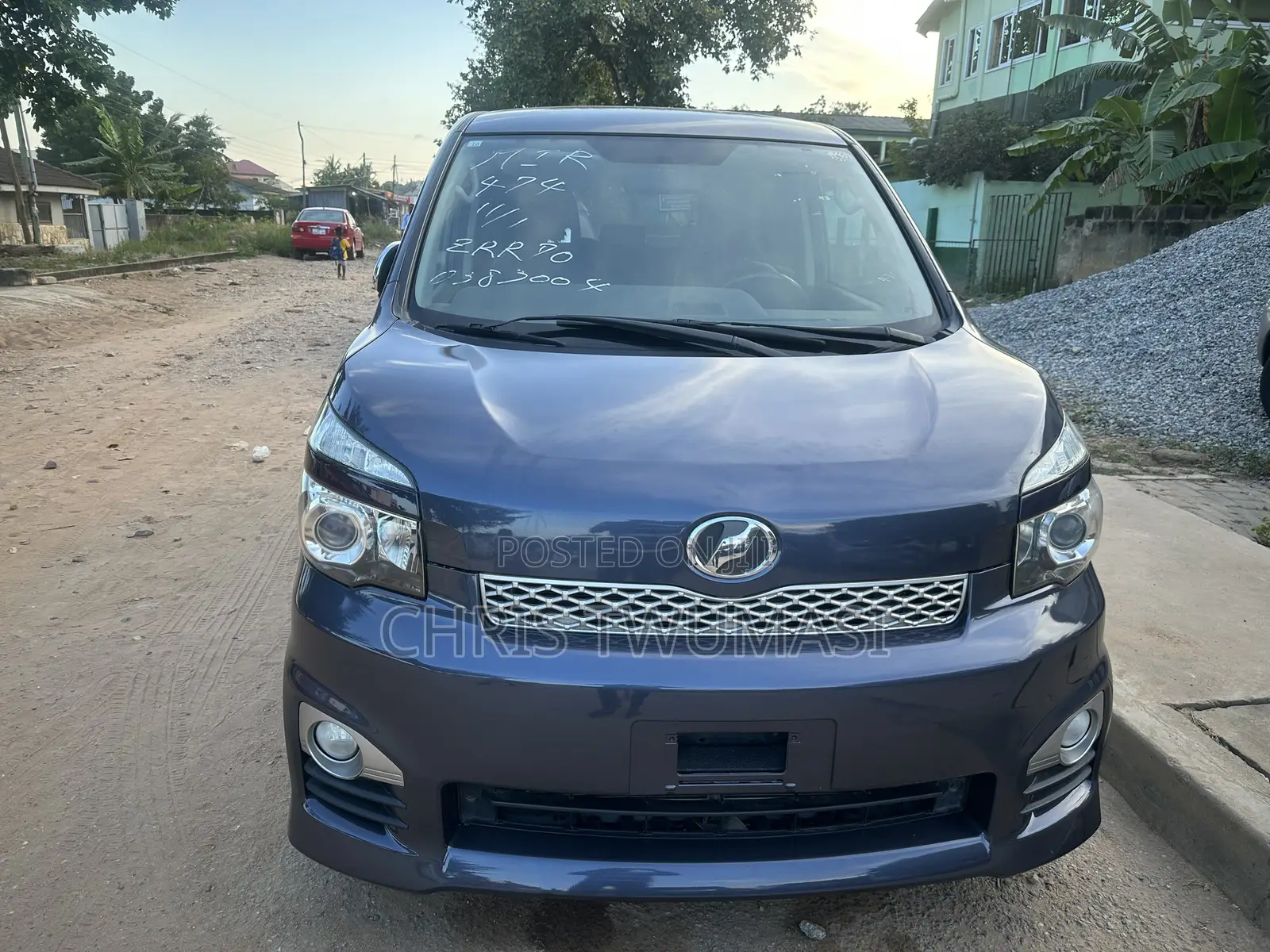 Toyota Voxy 2013 Blue