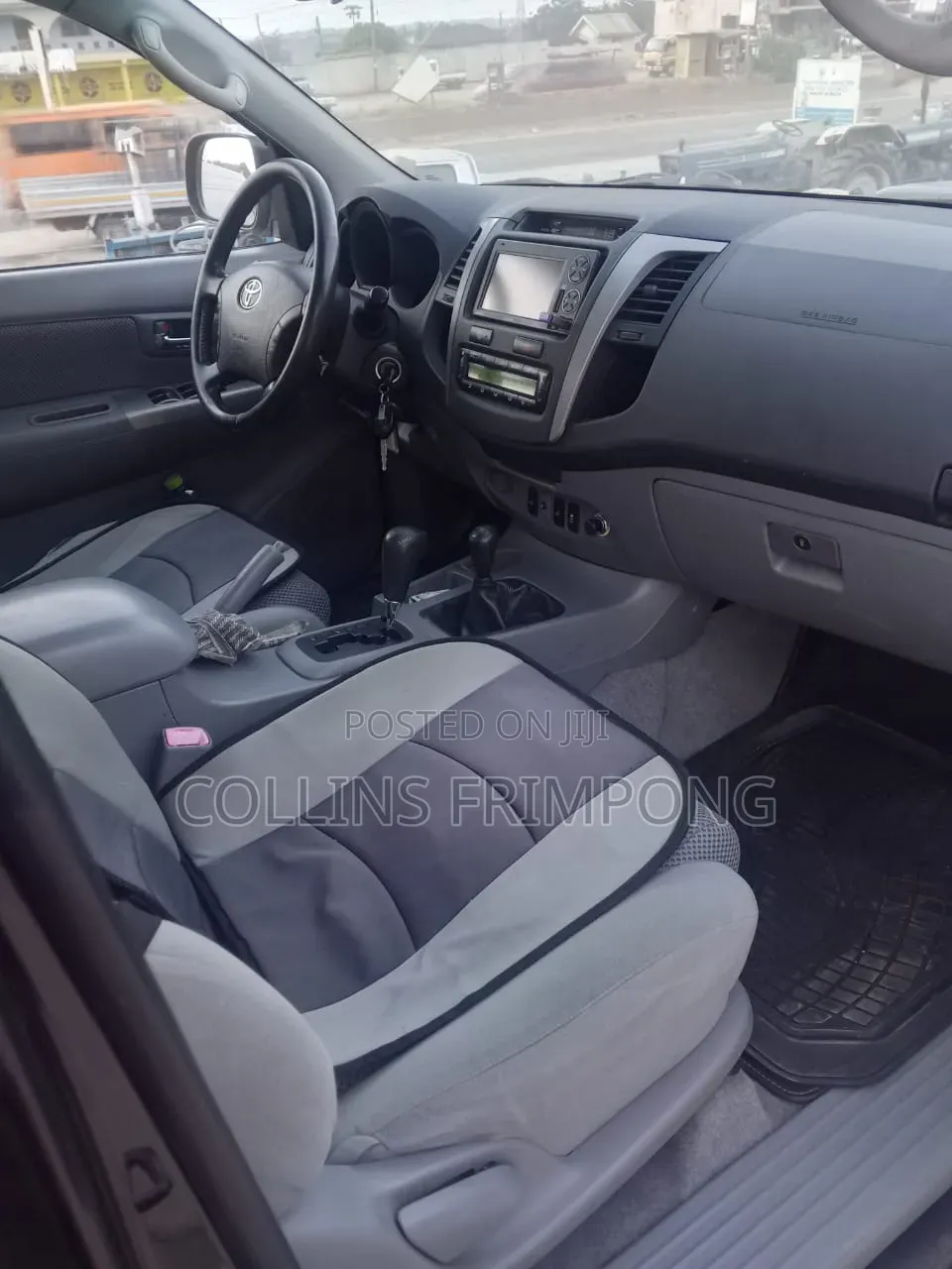 Toyota Hilux 2013 Black