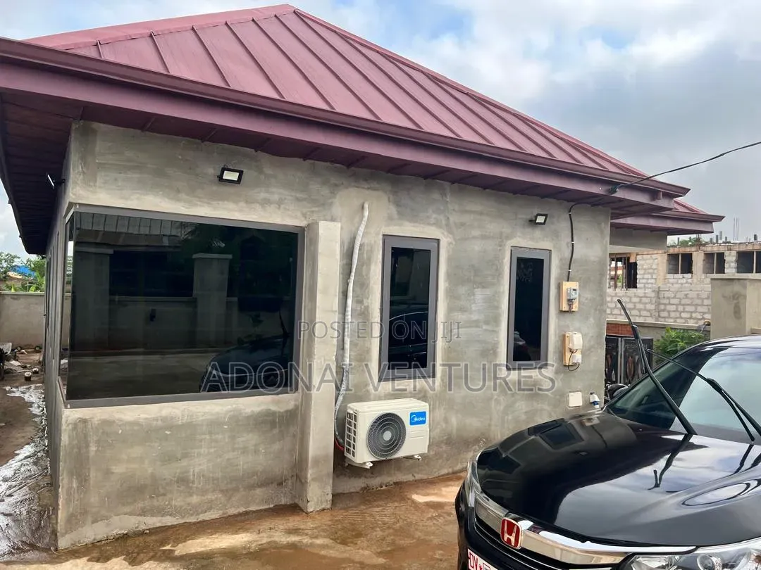 3bdrm House in Santasi Apire Darko, Kumasi Metropolitan for sale
