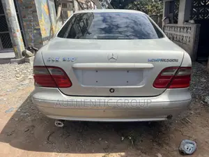 Mercedes-Benz CLK 2000 Silver