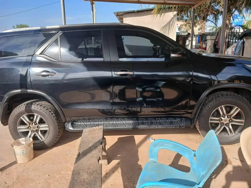 Toyota Fortuner 4.0 AWD 2016 Black