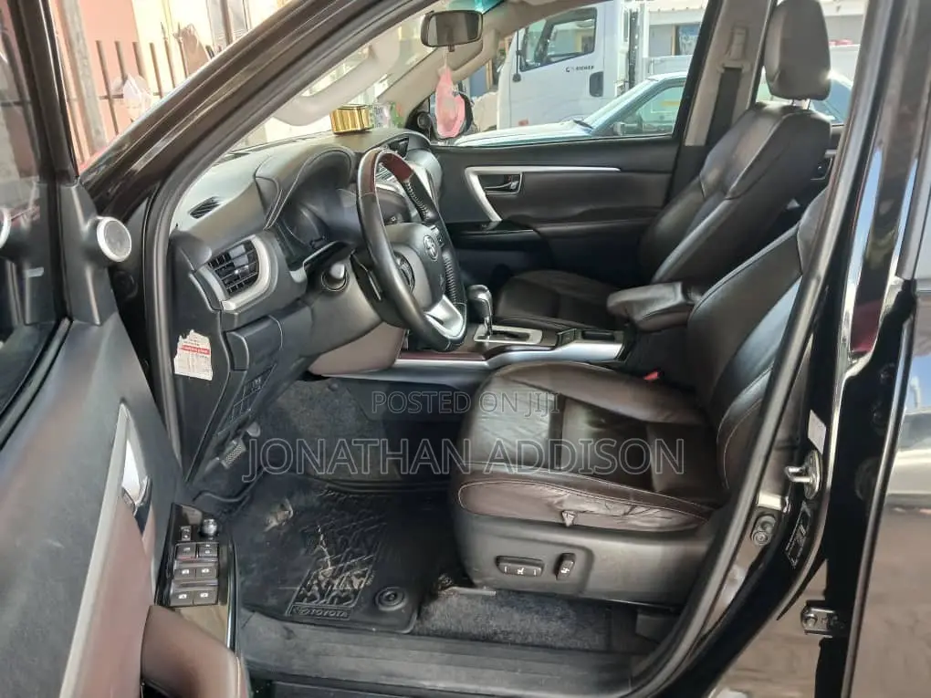 Toyota Fortuner 4.0 AWD 2016 Black