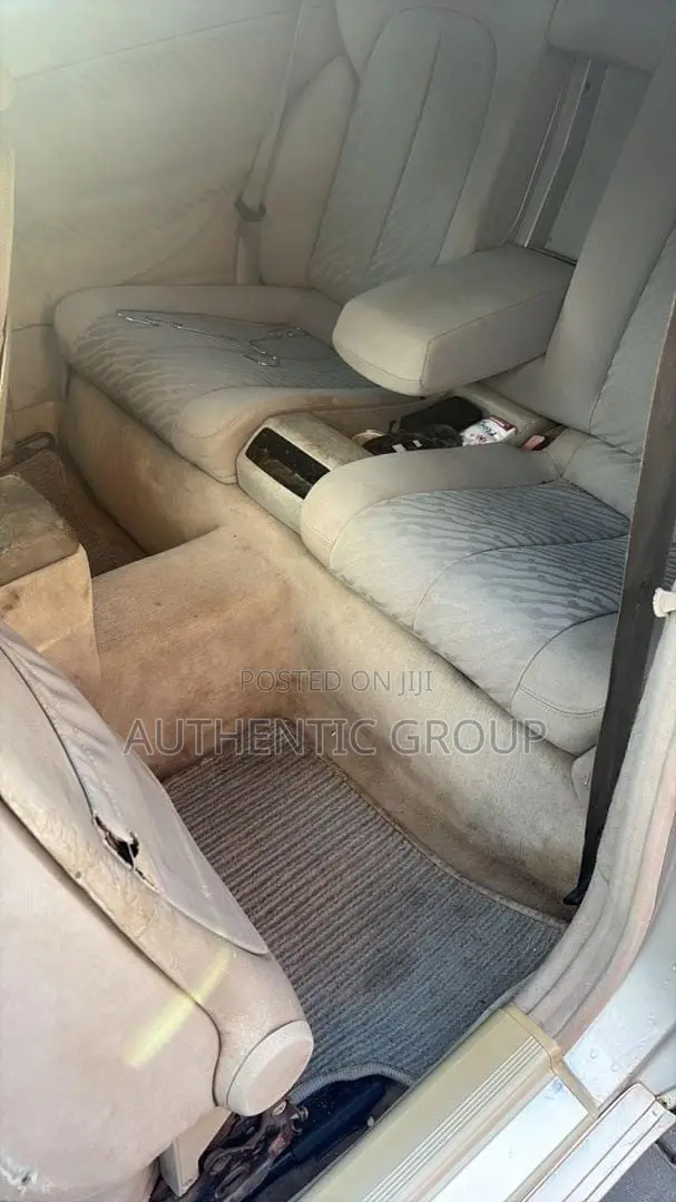 Mercedes-Benz CLK 2000 Silver