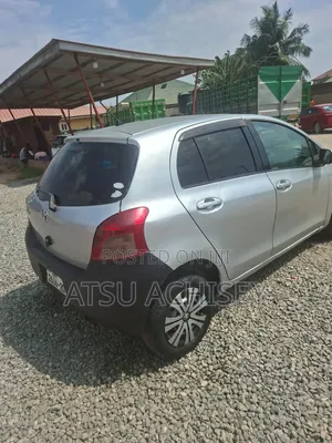 Toyota Vitz 1.3 AWD 3dr 2010 Silver