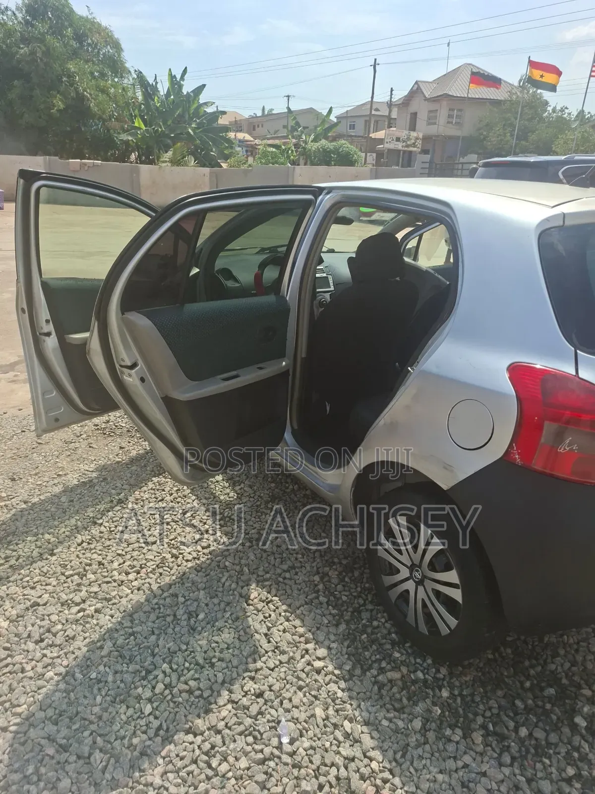 Toyota Vitz 1.3 AWD 3dr 2010 Silver