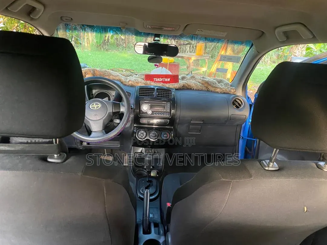 Scion xD Base 2011 Blue