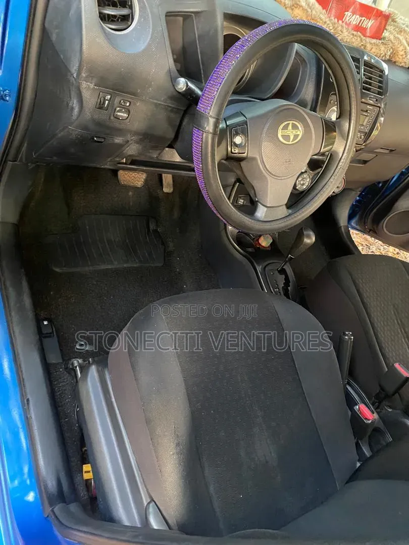 Scion xD Base 2011 Blue
