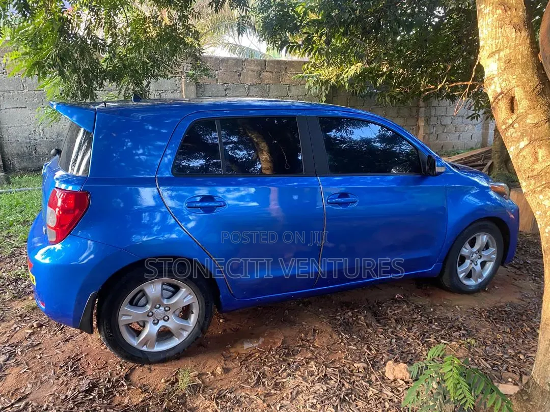 Scion xD Base 2011 Blue