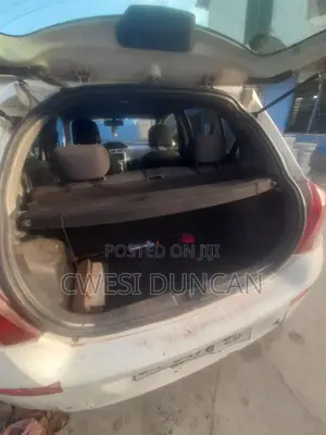 Toyota Vitz 1.0 FWD 3dr 2010 White