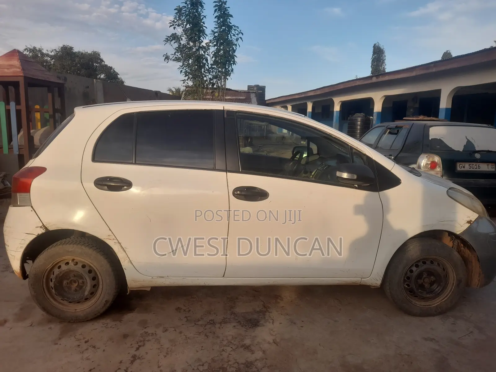 Toyota Vitz 1.0 FWD 3dr 2010 White
