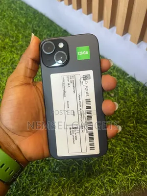 New Apple iPhone 15 128 GB Black