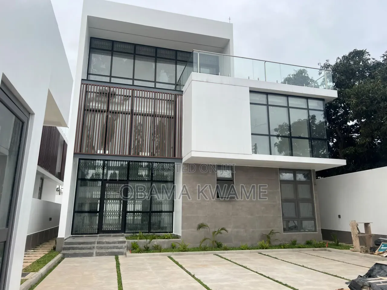 4bdrm House in Laryea Homes, Labone Junction for sale