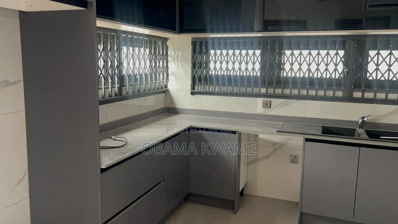 4bdrm House in Laryea Homes, Labone Junction for sale