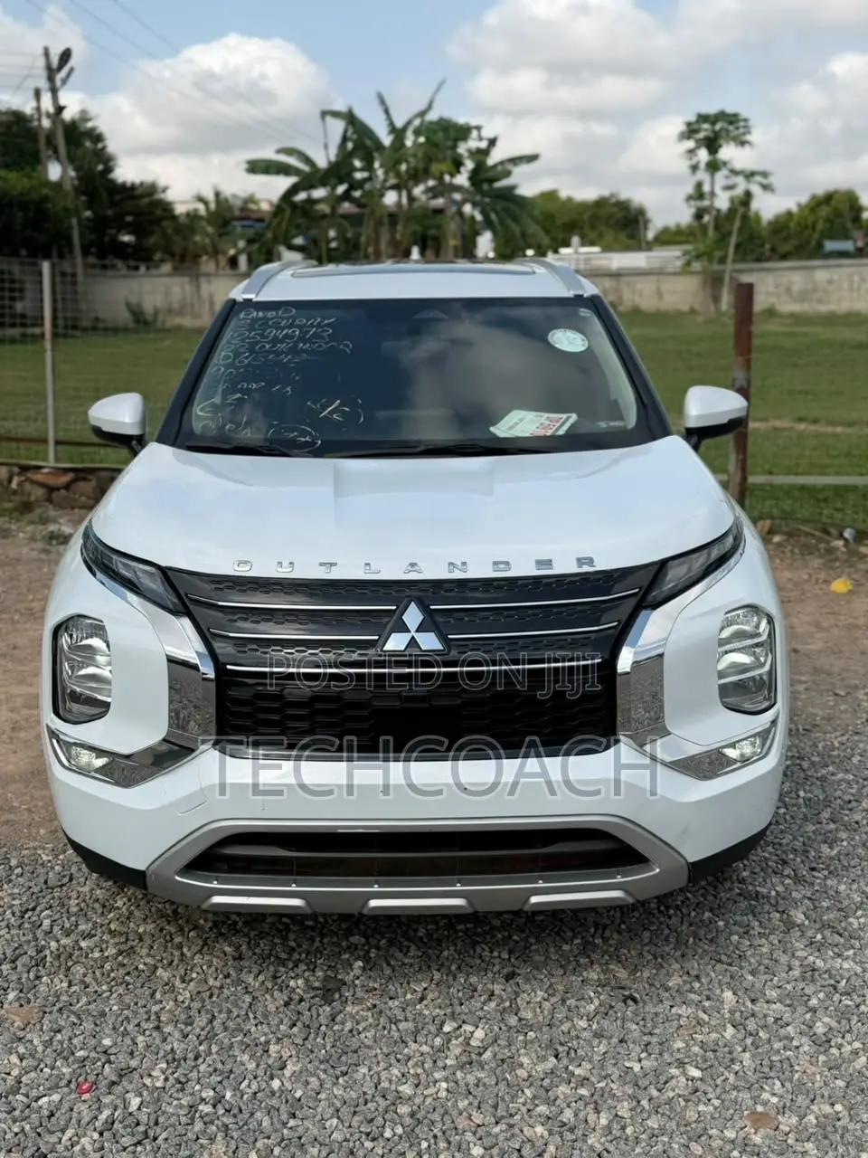 Mitsubishi Outlander SE 2022 White