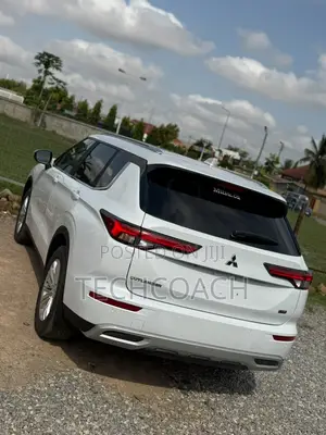 Mitsubishi Outlander SE 2022 White