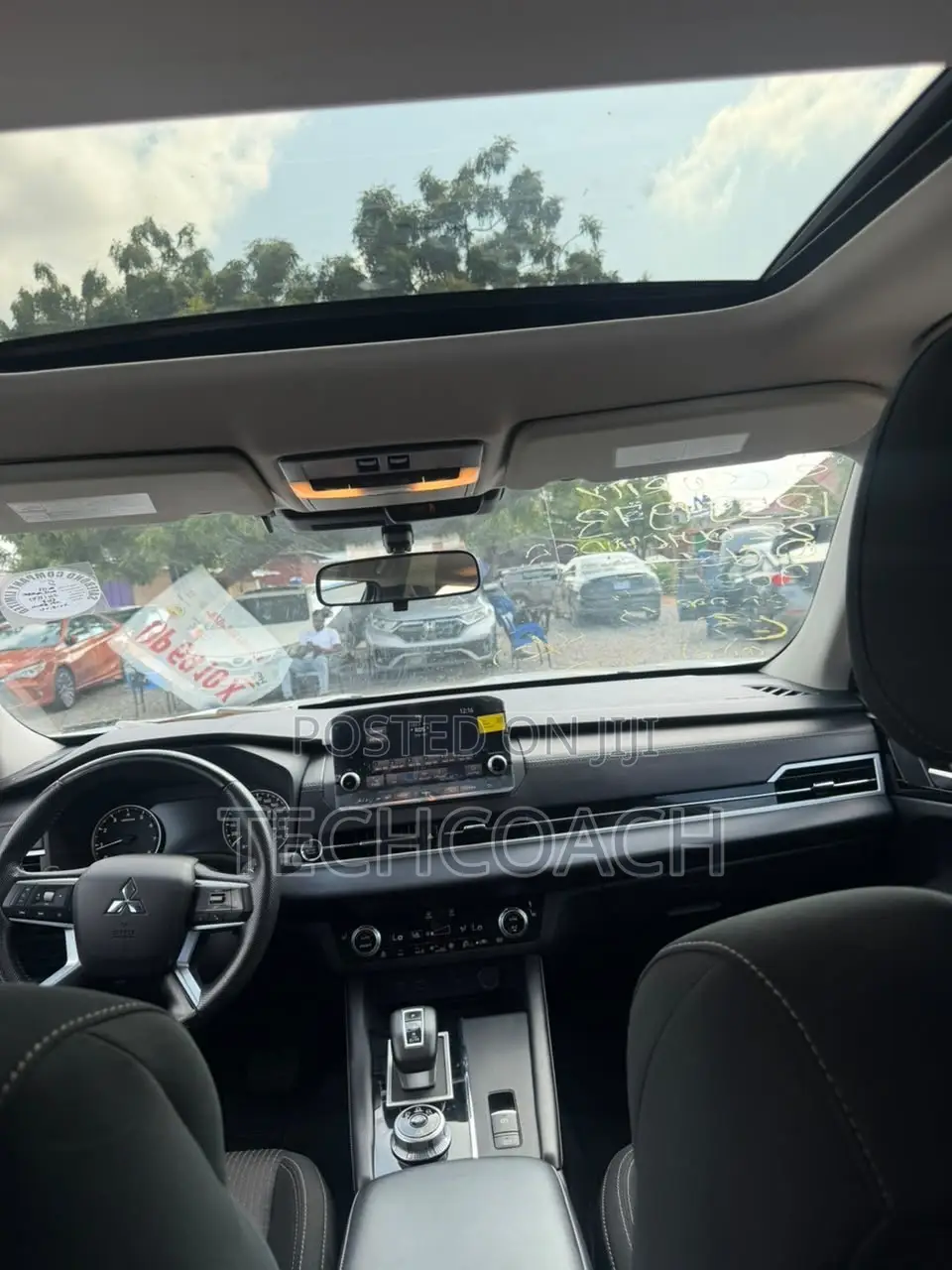 Mitsubishi Outlander SE 2022 White