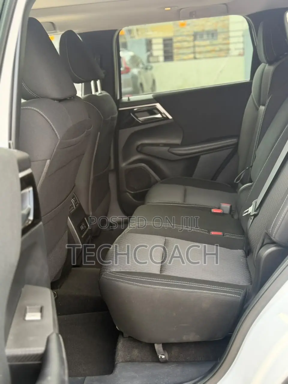Mitsubishi Outlander SE 2022 White
