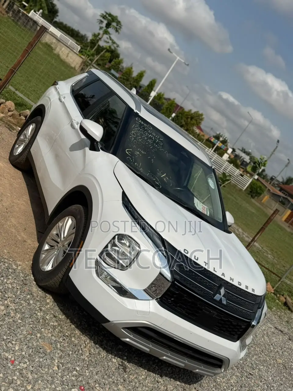 Mitsubishi Outlander SE 2022 White