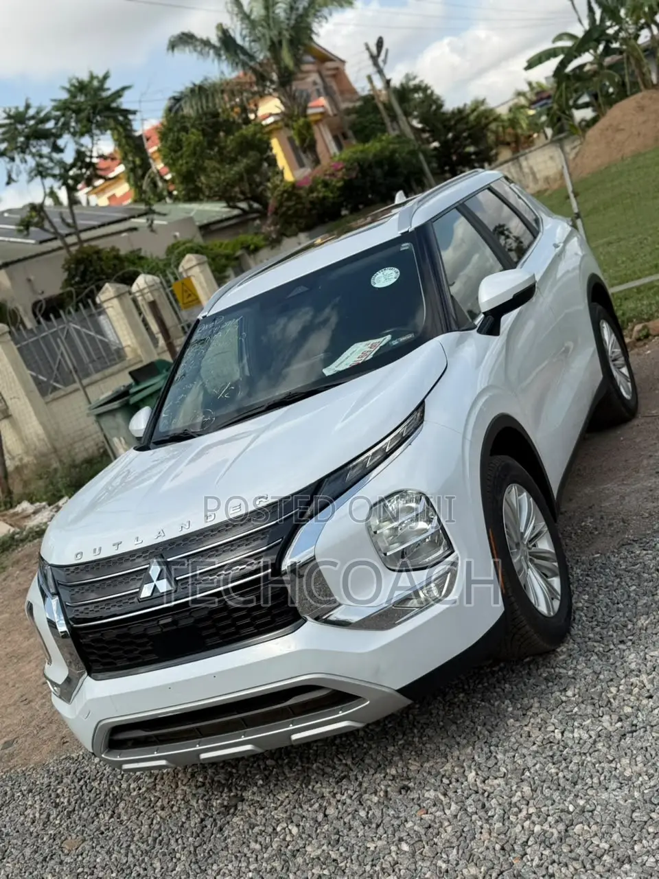 Mitsubishi Outlander SE 2022 White