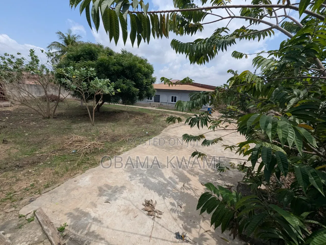 One and a Half Plot for Sale at TAIFA, CLOSE TO THE STATION.